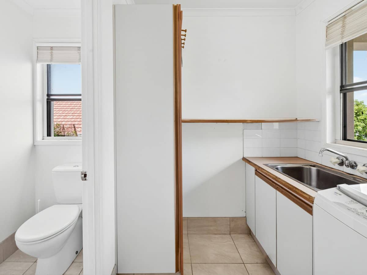 8 Tiffany Close, ROBINA - Thumbnail 11