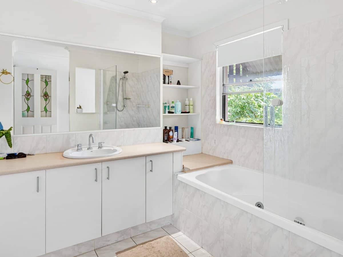 8 Tiffany Close, ROBINA - Thumbnail 15