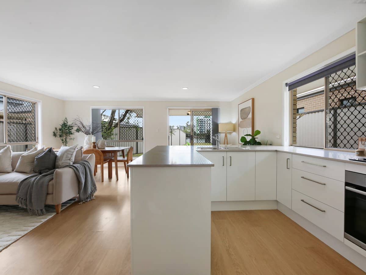 7 Cornell Court, VARSITY LAKES - Thumbnail 7