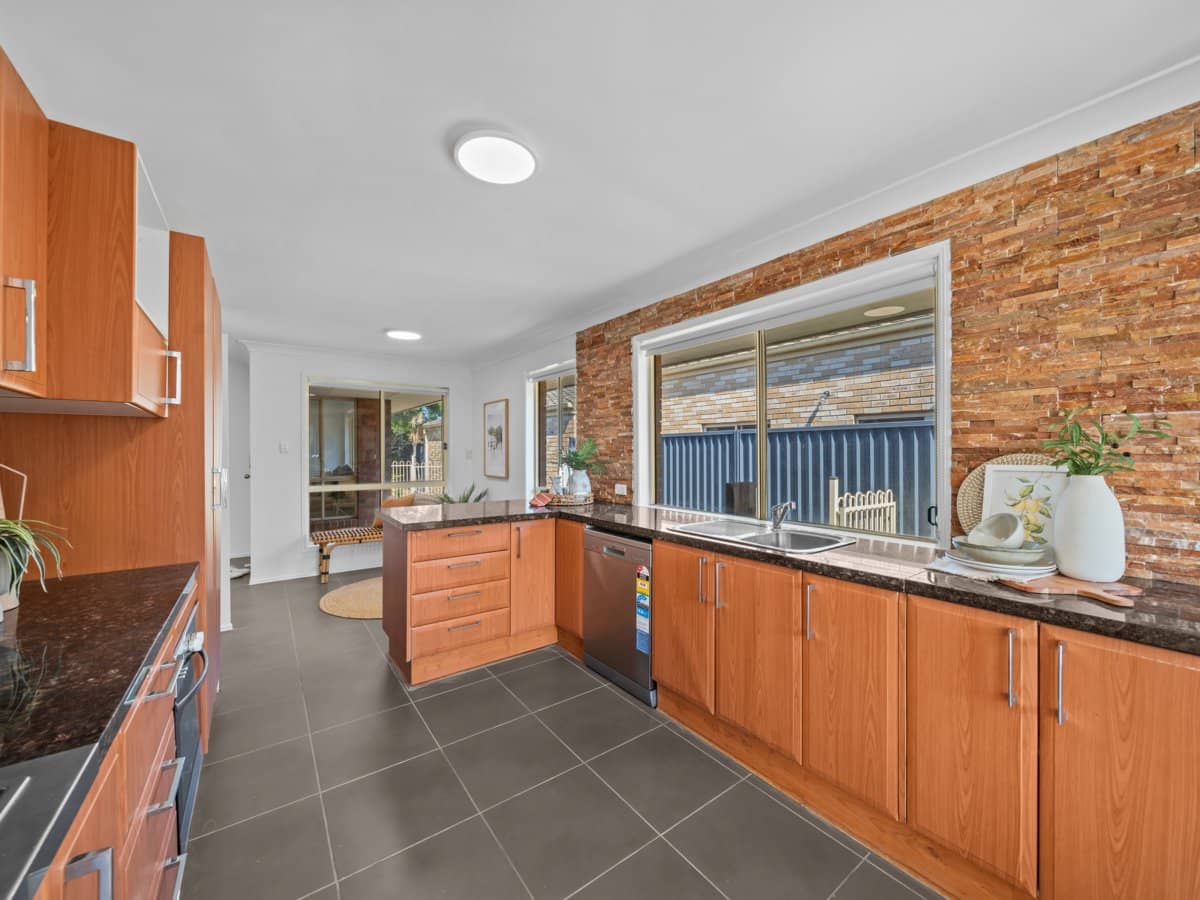 14 Griffon Street, MERRIMAC - Thumbnail 4