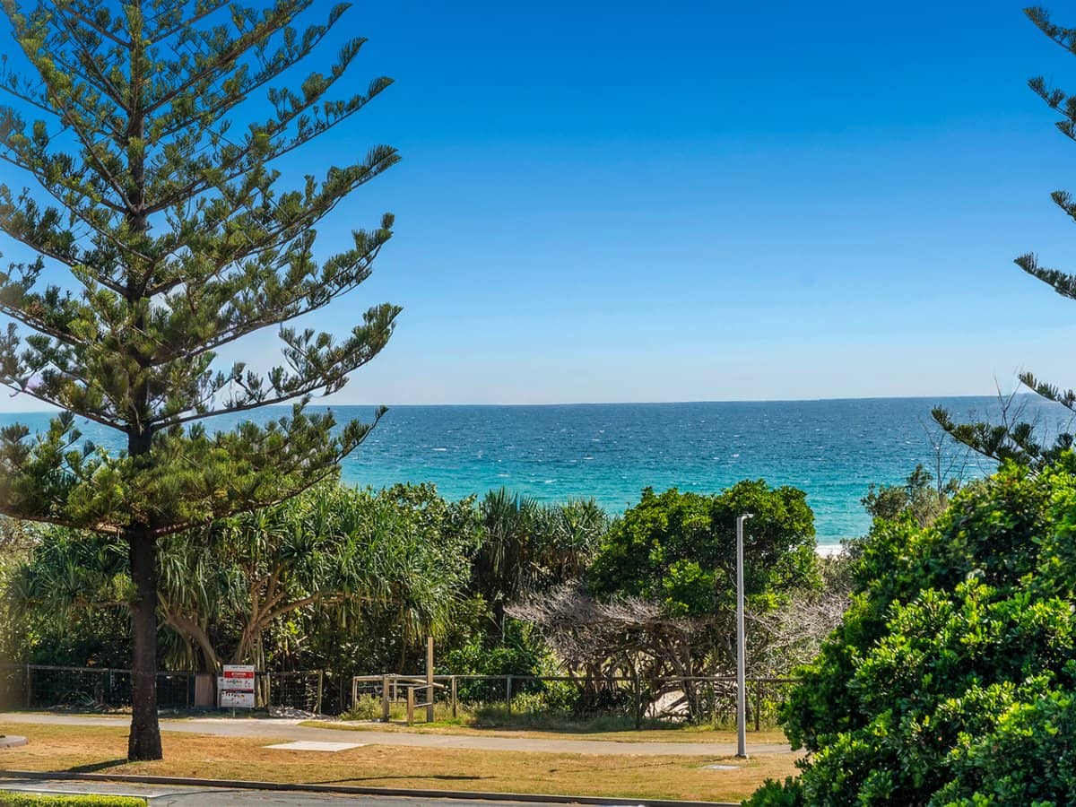 125 Golden Four Drive, BILINGA - Thumbnail 1