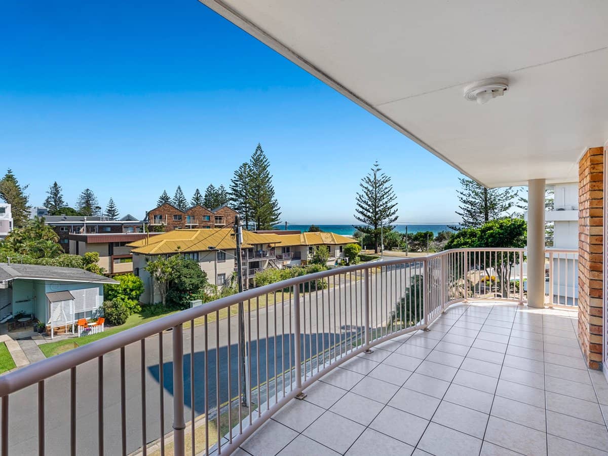 125 Golden Four Drive, BILINGA - Thumbnail 2