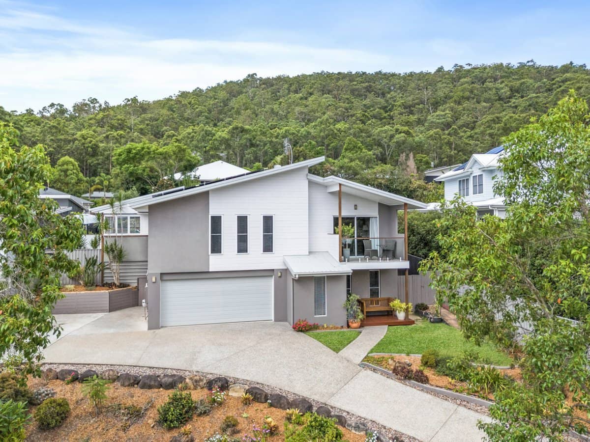 60 Peter Mills Drive, GILSTON - Thumbnail 1