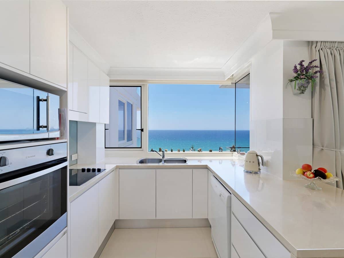 114 The Esplanade, BURLEIGH HEADS - Thumbnail 5