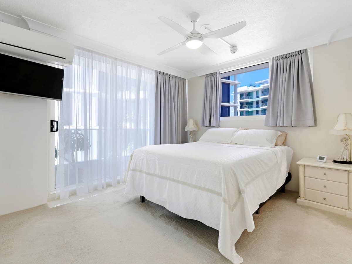 114 The Esplanade, BURLEIGH HEADS - Thumbnail 13