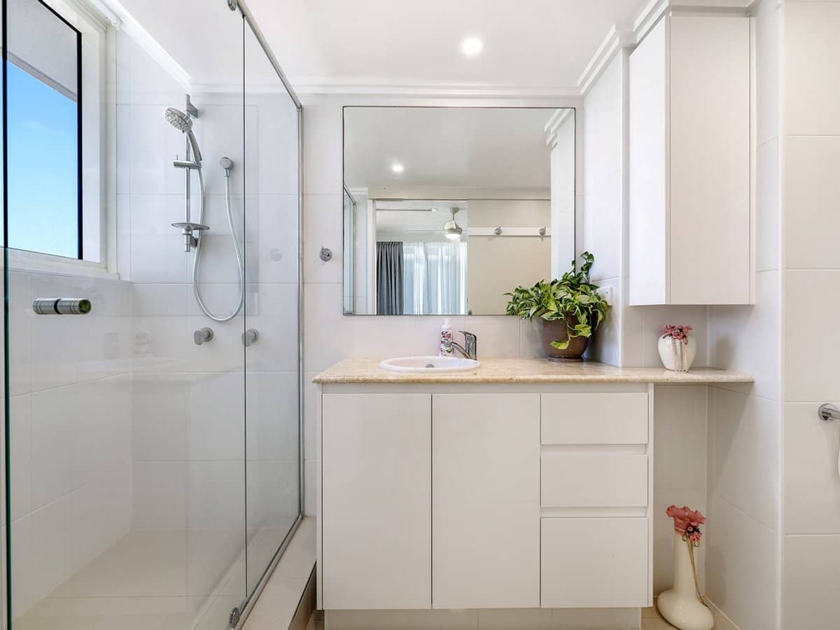 114 The Esplanade, BURLEIGH HEADS - Thumbnail 14