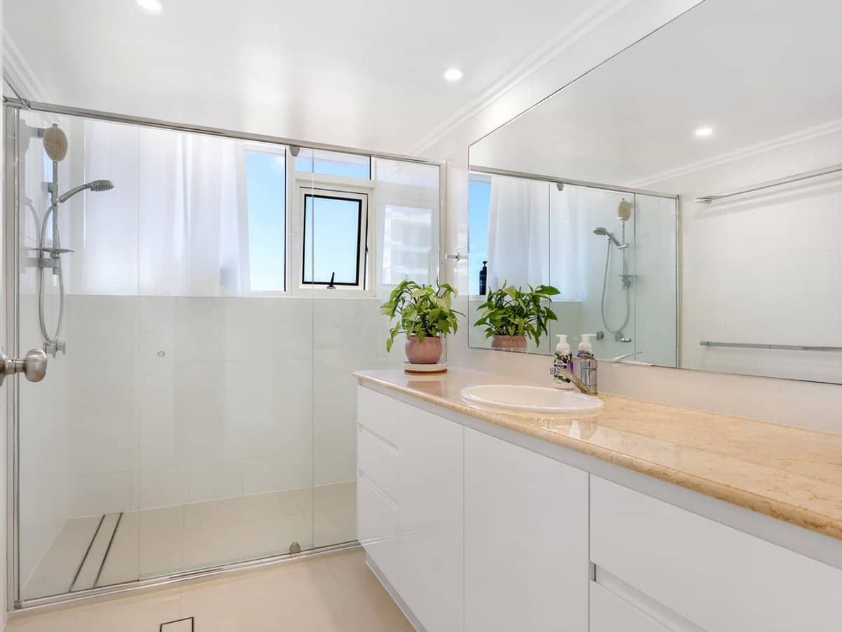 114 The Esplanade, BURLEIGH HEADS - Thumbnail 16