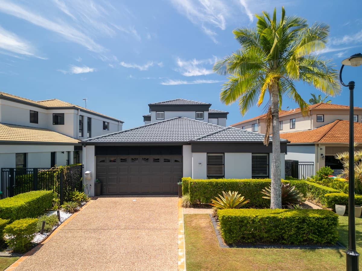 526 Oyster Cove Promenade, Helensvale - Thumbnail 1