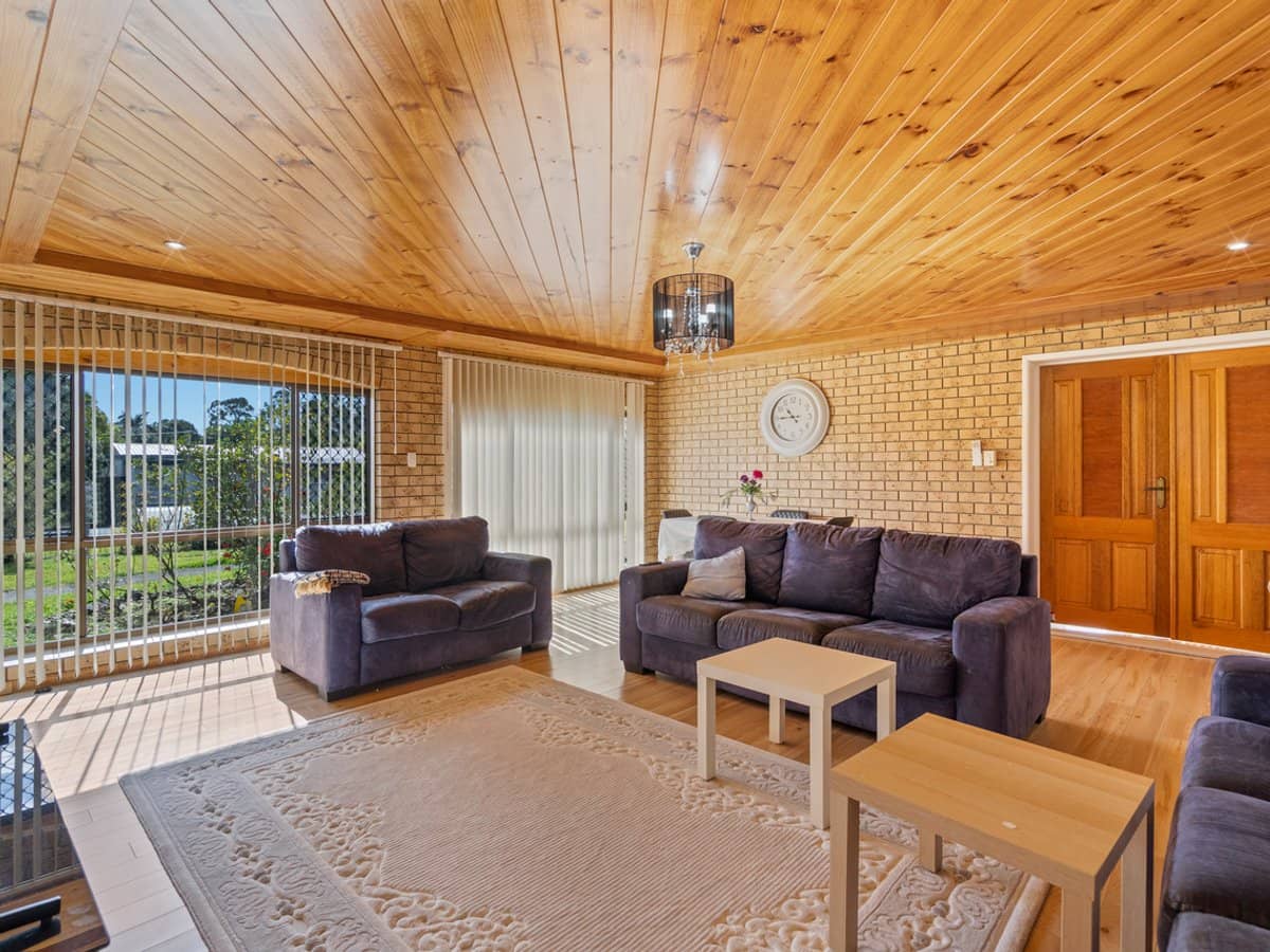 284-286 Logan Street, EAGLEBY - Thumbnail 5