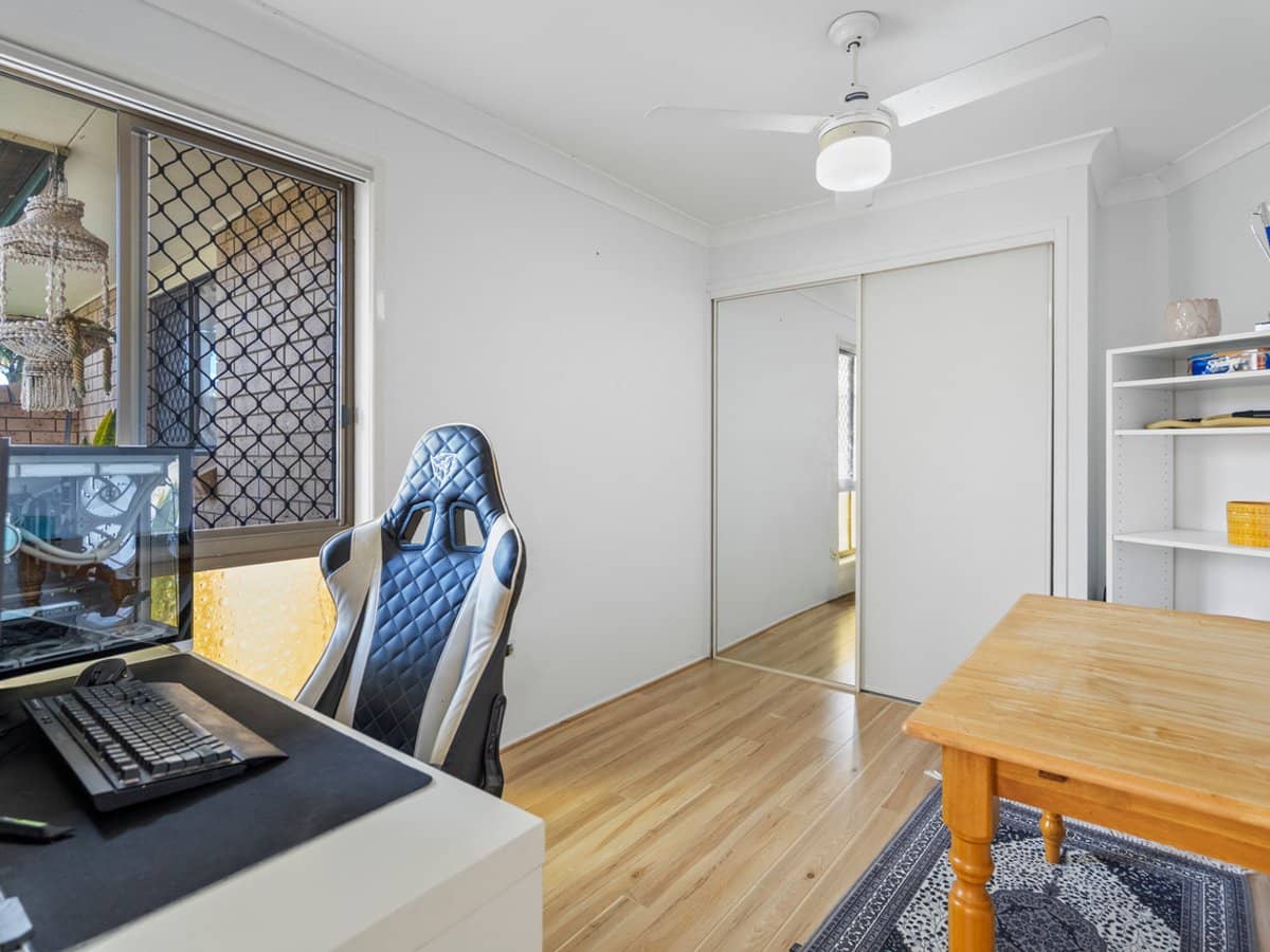 284-286 Logan Street, EAGLEBY - Thumbnail 7