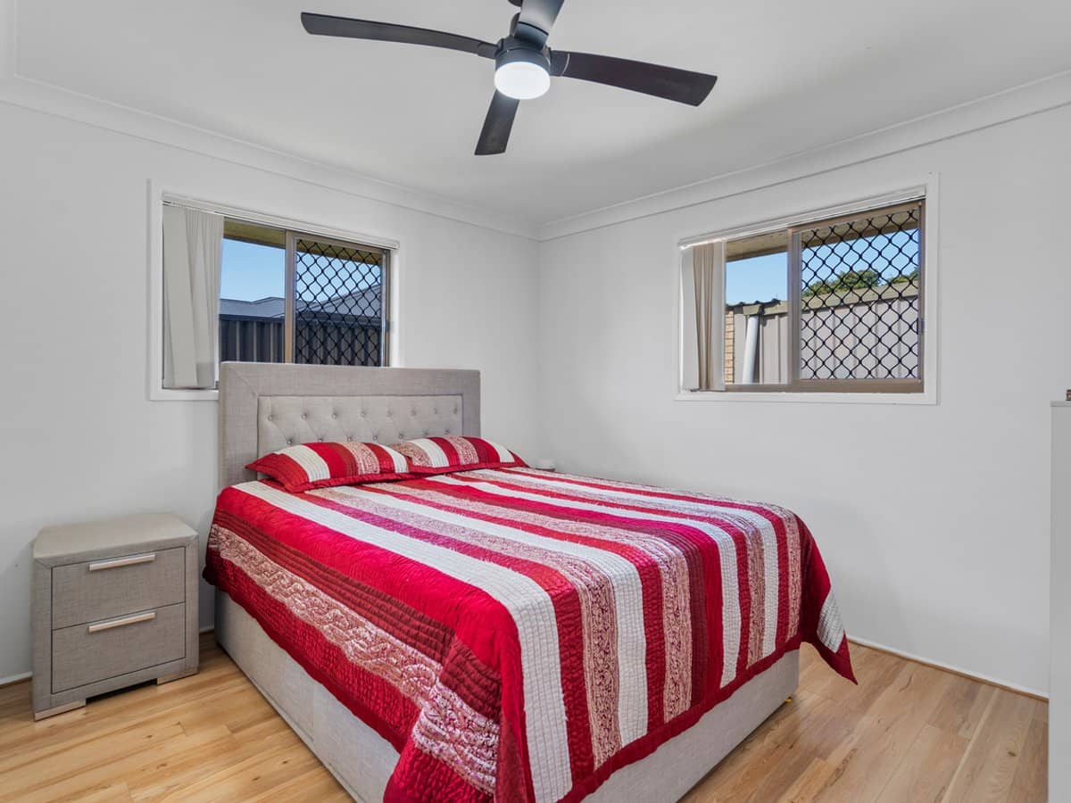 284-286 Logan Street, EAGLEBY - Thumbnail 8