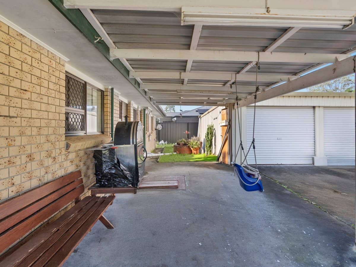 284-286 Logan Street, EAGLEBY - Thumbnail 16