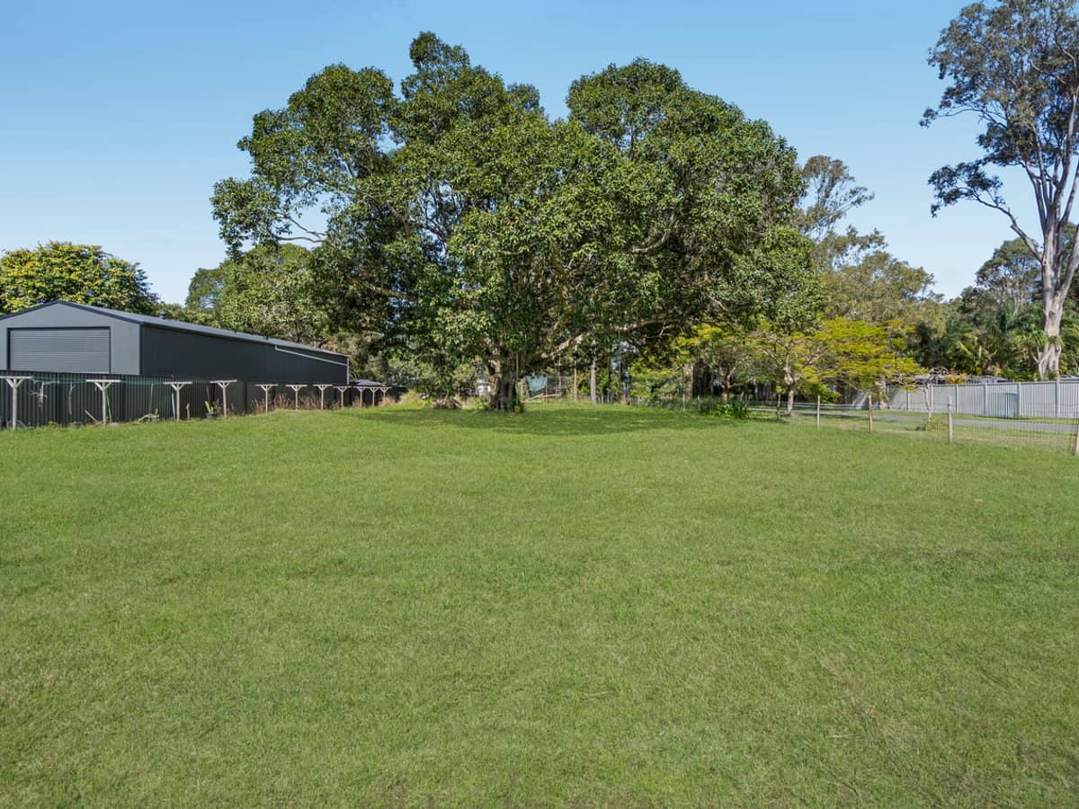 284-286 Logan Street, EAGLEBY - Thumbnail 17