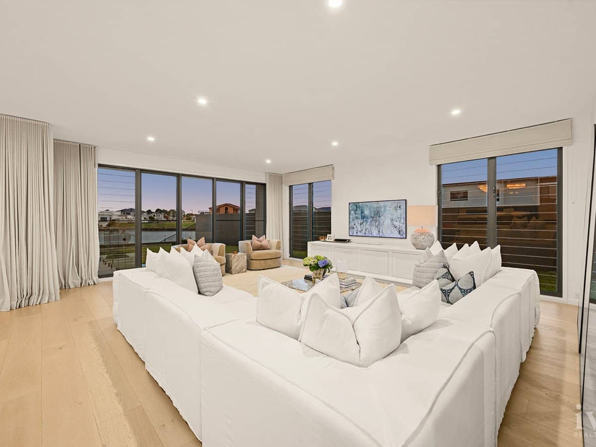 1048 Edgecliff Place, Sanctuary Cove - Thumbnail 11