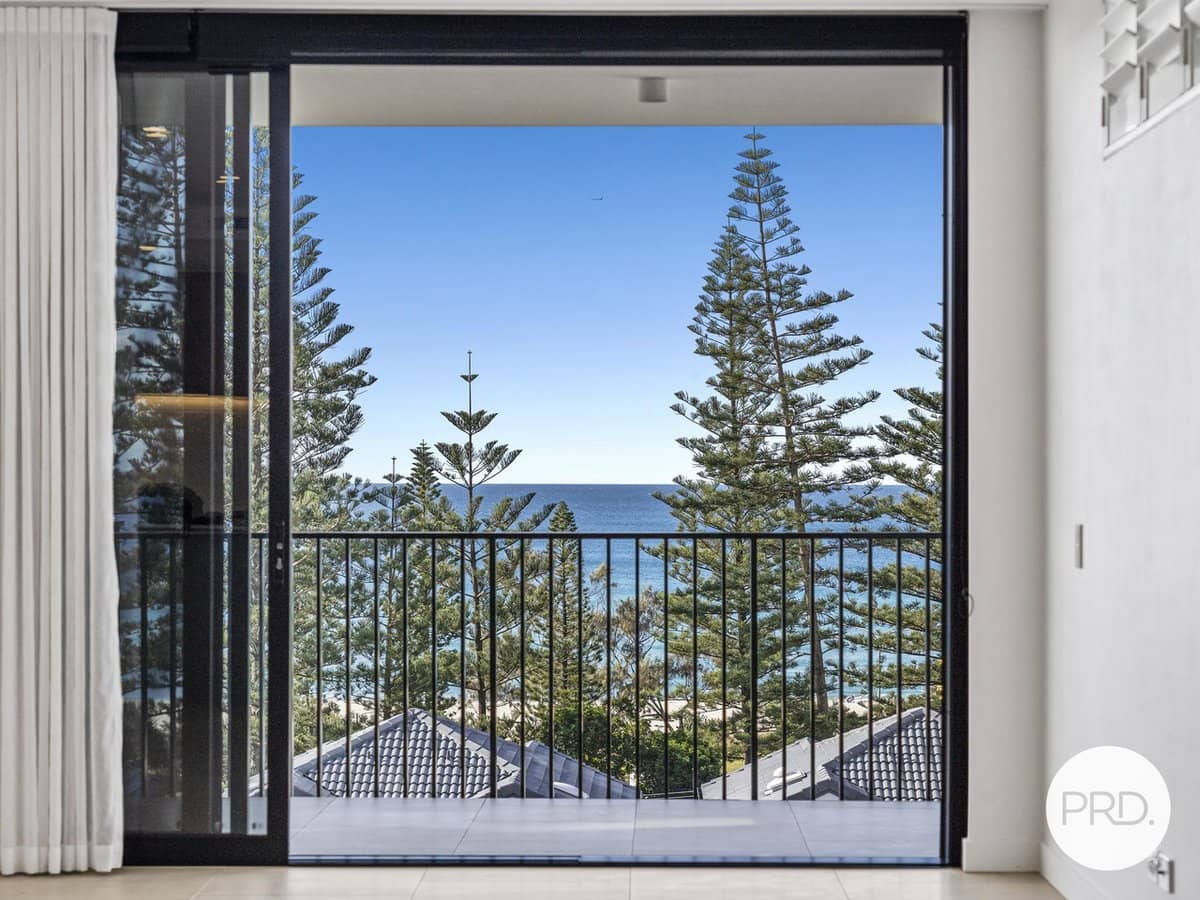 8 Churchill Street, COOLANGATTA - Thumbnail 3