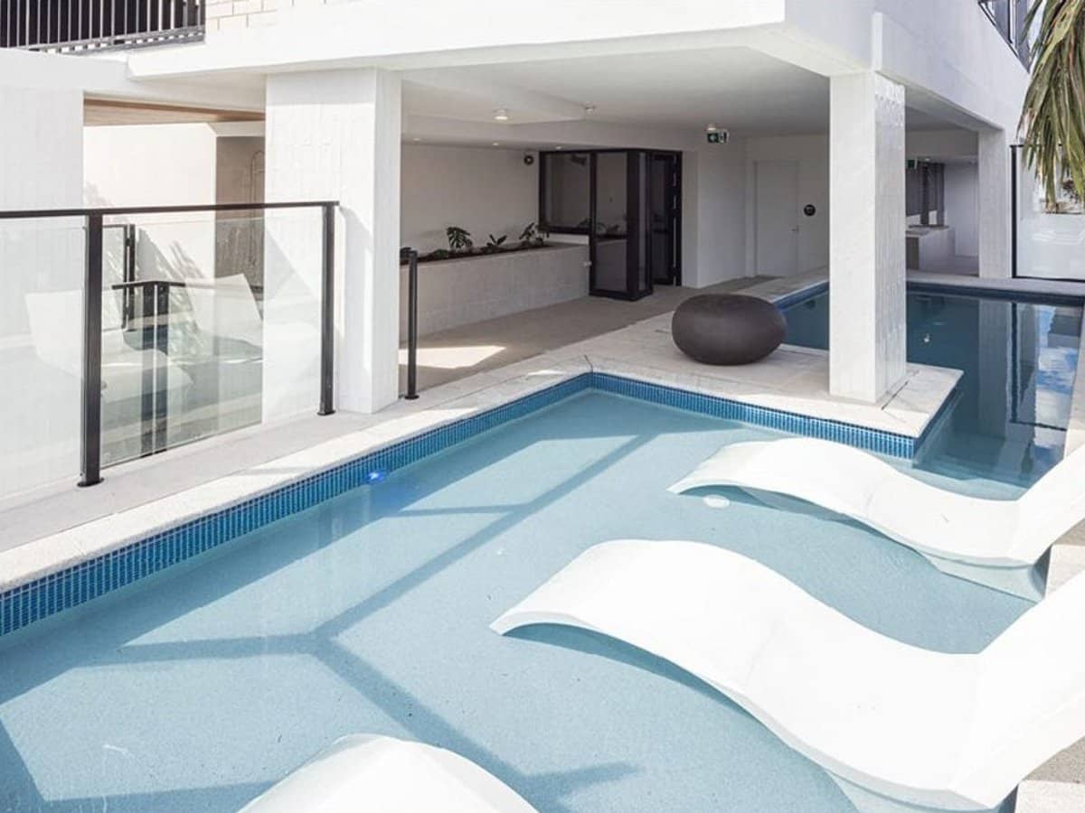 8 Churchill Street, COOLANGATTA - Thumbnail 15