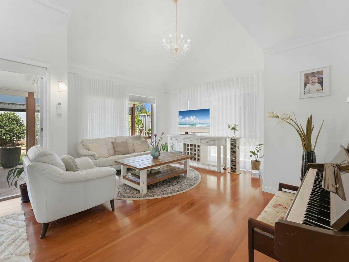 16 Jasmine Avenue, HOLLYWELL - Thumbnail 13