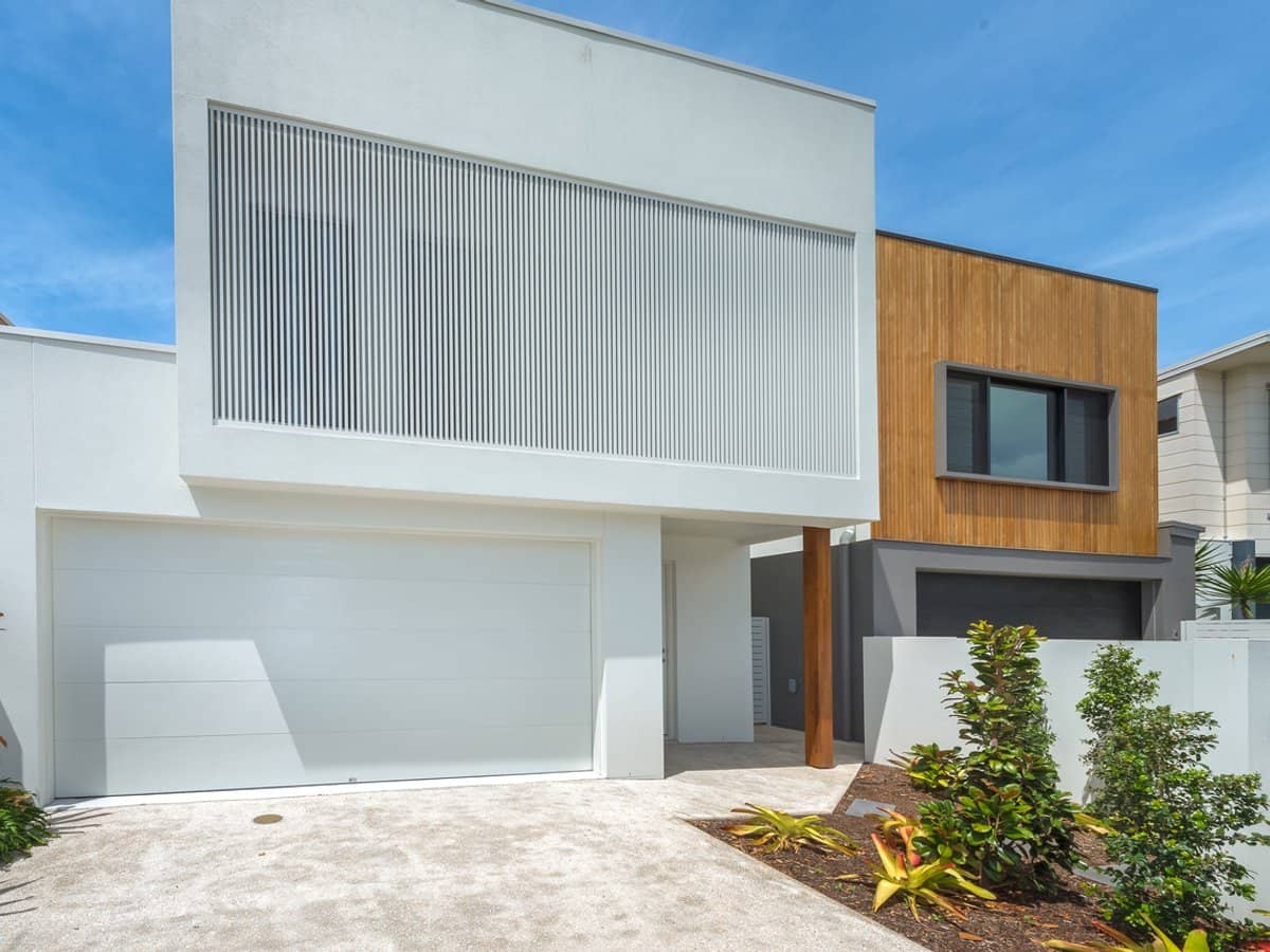 49 Compass Drive, BIGGERA WATERS - Thumbnail 2