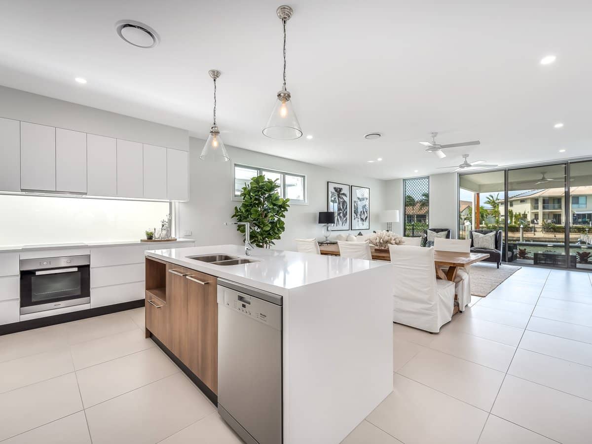 49 Compass Drive, BIGGERA WATERS - Thumbnail 4