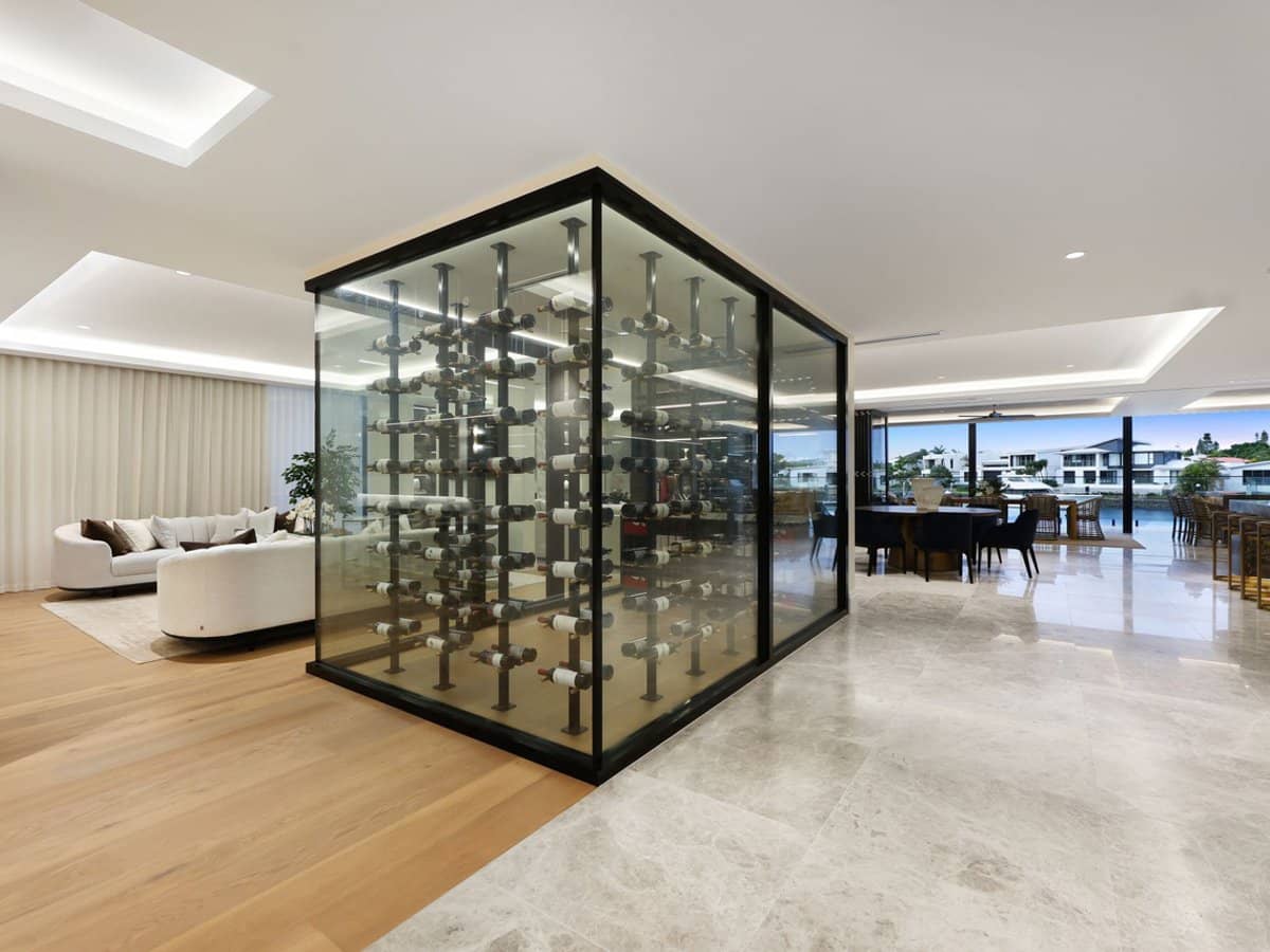 1033 Edgecliff Place, Sanctuary Cove - Thumbnail 3