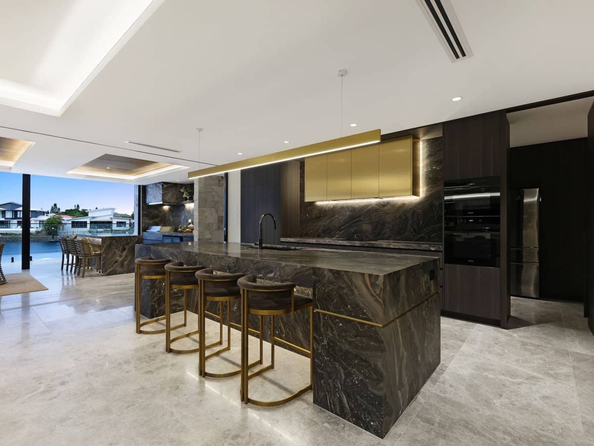 1033 Edgecliff Place, Sanctuary Cove - Thumbnail 4