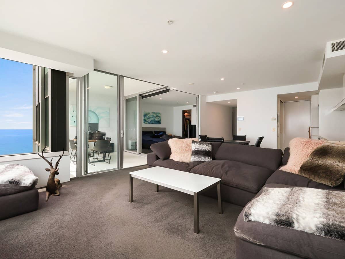 9 Hamilton Avenue, SURFERS PARADISE - Thumbnail 4