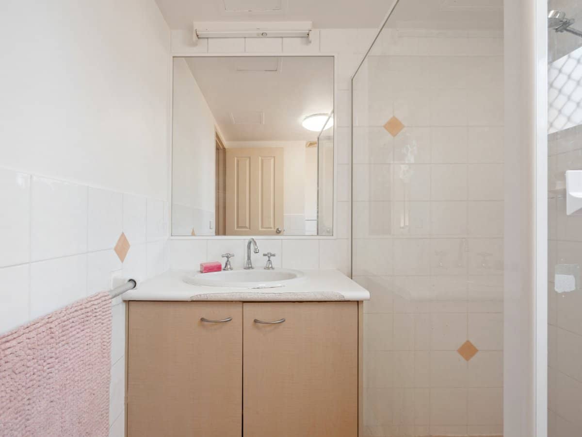 20 Duet Drive, MERMAID WATERS - Thumbnail 8