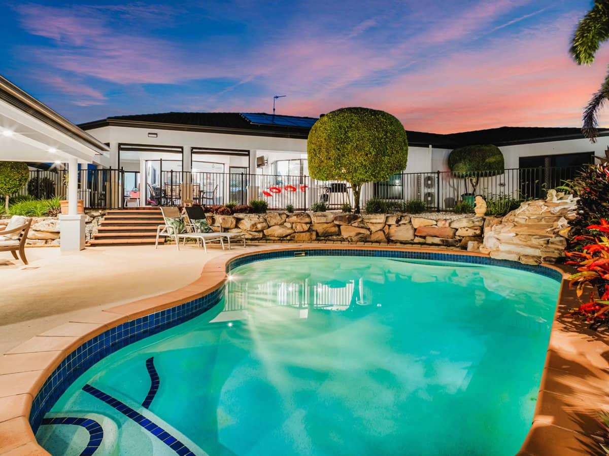 9 Leeds Close, Arundel - Thumbnail 1