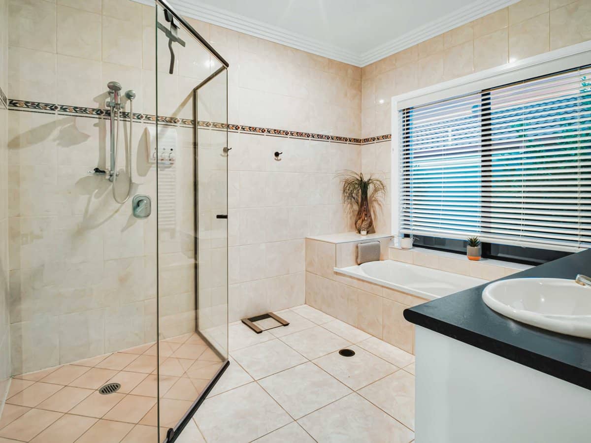 9 Leeds Close, Arundel - Thumbnail 12