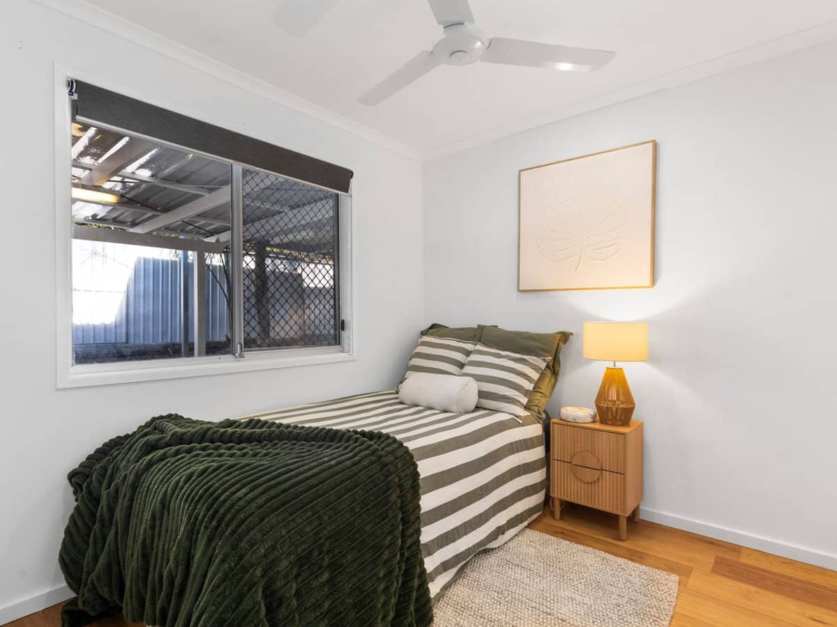 7 Dion Drive, EAGLEBY - Thumbnail 16