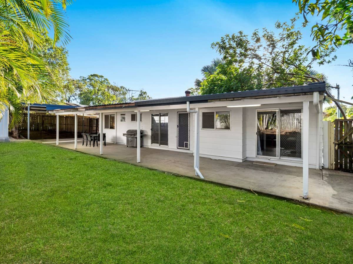 7 Dion Drive, EAGLEBY - Thumbnail 21