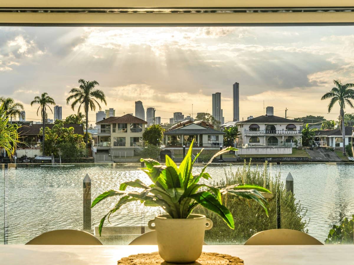 Residence 5, 17 Marseille Court, Sorrento - Thumbnail 1