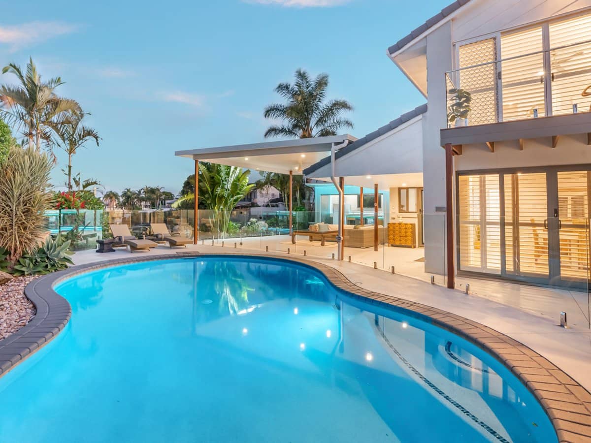 5 Village Low Road, Benowa Waters - Thumbnail 1