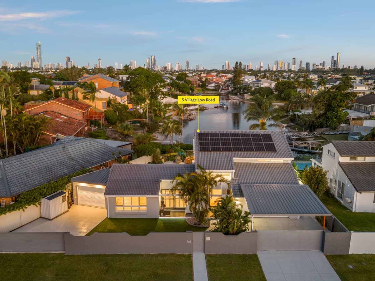 5 Village Low Road, Benowa Waters - Thumbnail 2