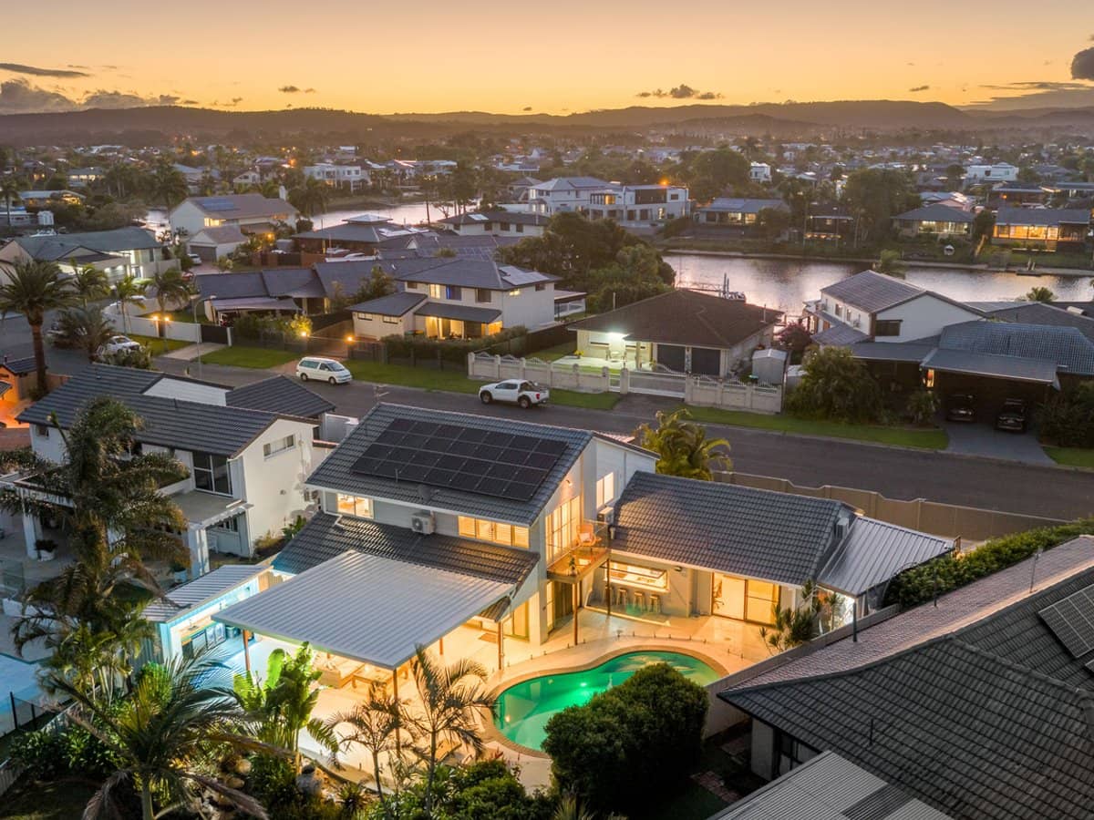 5 Village Low Road, Benowa Waters - Thumbnail 5