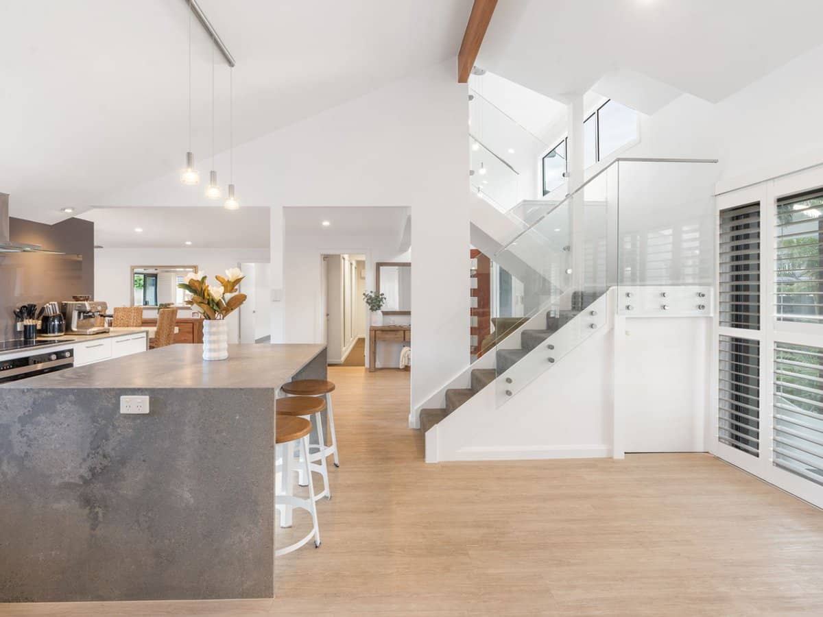 5 Village Low Road, Benowa Waters - Thumbnail 7