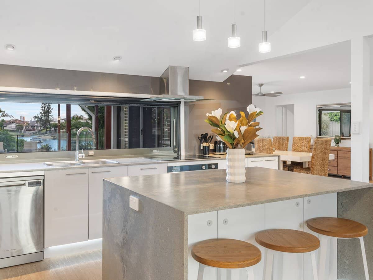 5 Village Low Road, Benowa Waters - Thumbnail 12