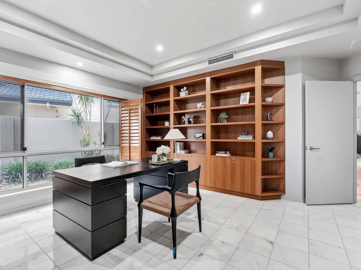 12 San Simeon Drive, Clear Island Waters - Thumbnail 12