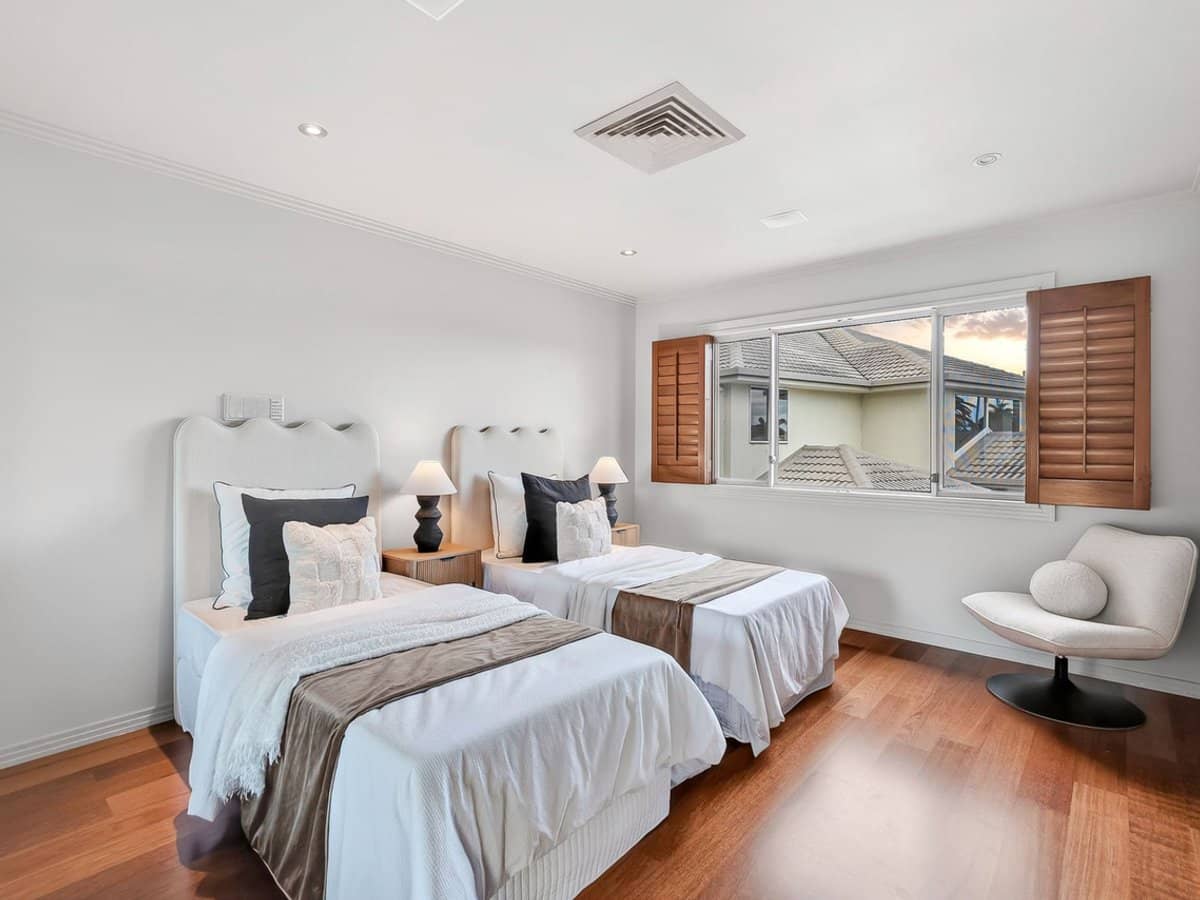 12 San Simeon Drive, Clear Island Waters - Thumbnail 16