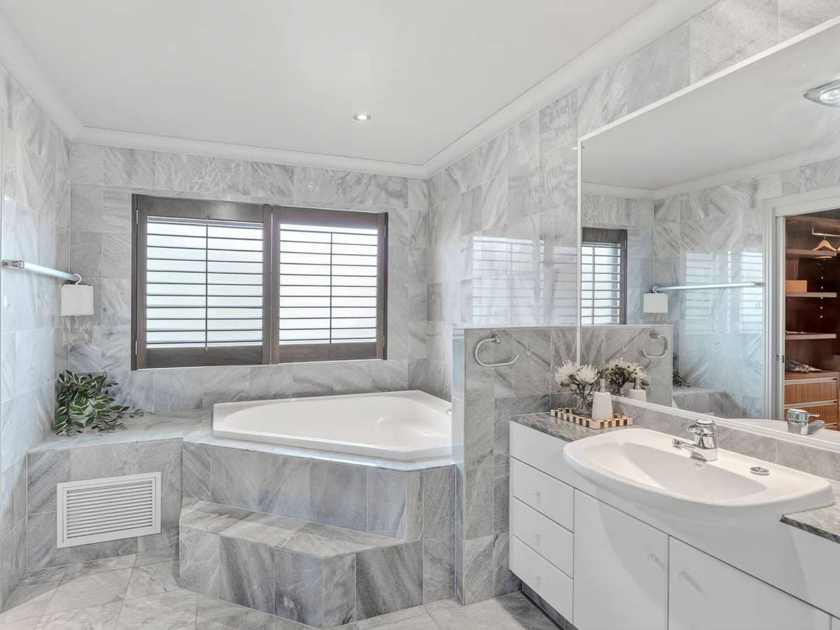 12 San Simeon Drive, Clear Island Waters - Thumbnail 20