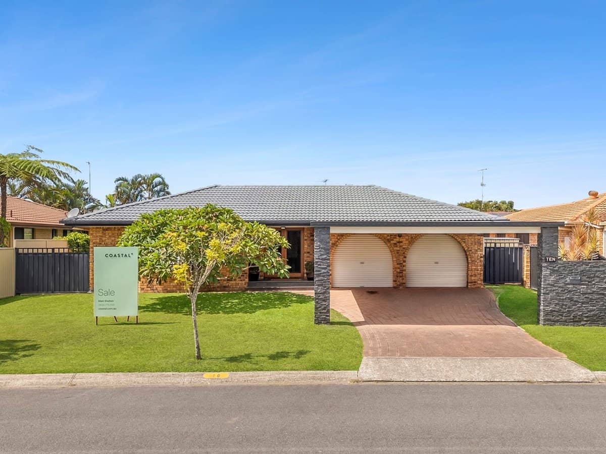 10 Razorbill Street, BURLEIGH WATERS - Thumbnail 1