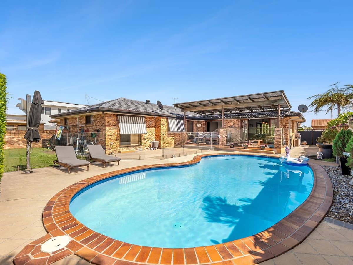 10 Razorbill Street, BURLEIGH WATERS - Thumbnail 3