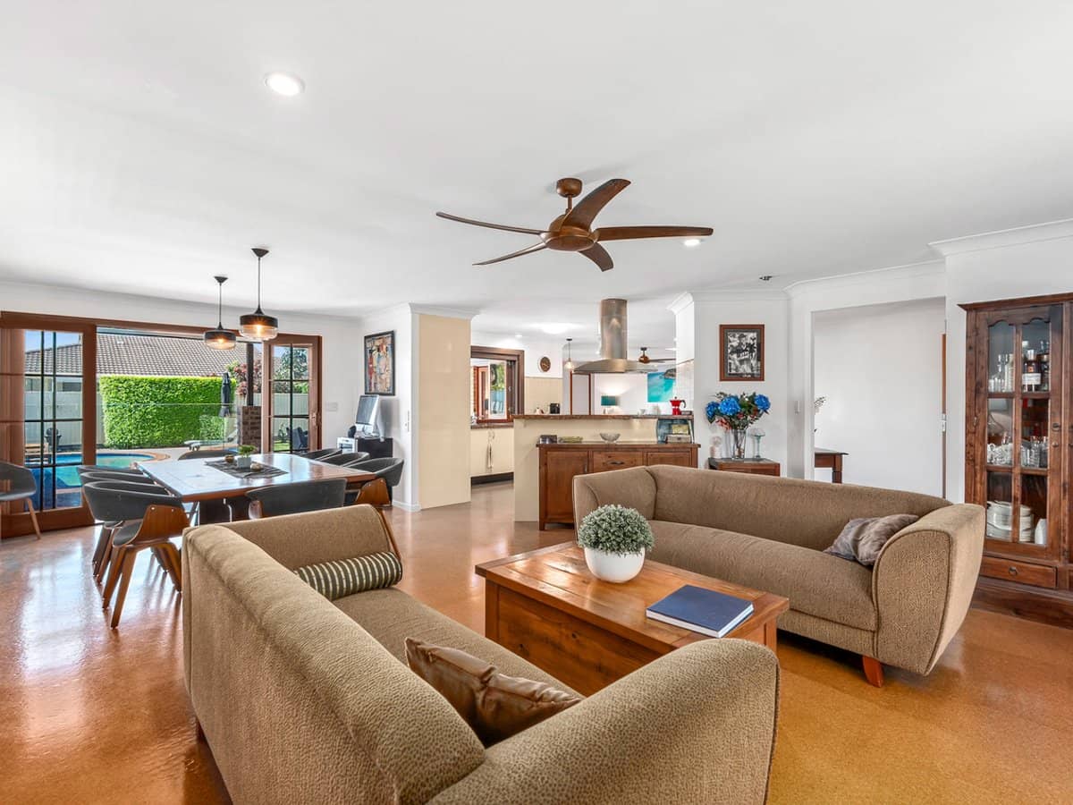 10 Razorbill Street, BURLEIGH WATERS - Thumbnail 5