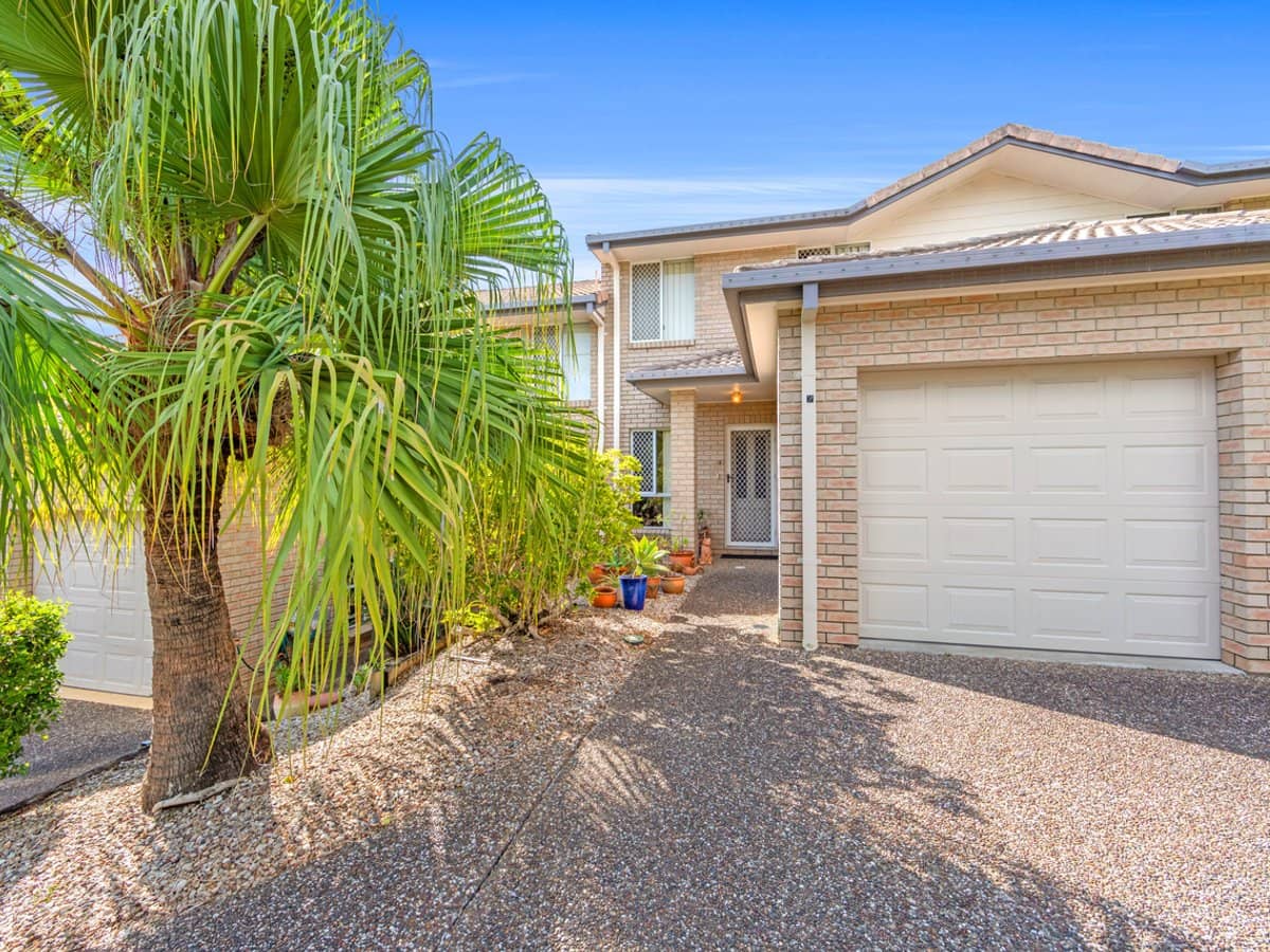 8-14 Saint Ives Drive, ROBINA - Thumbnail 1