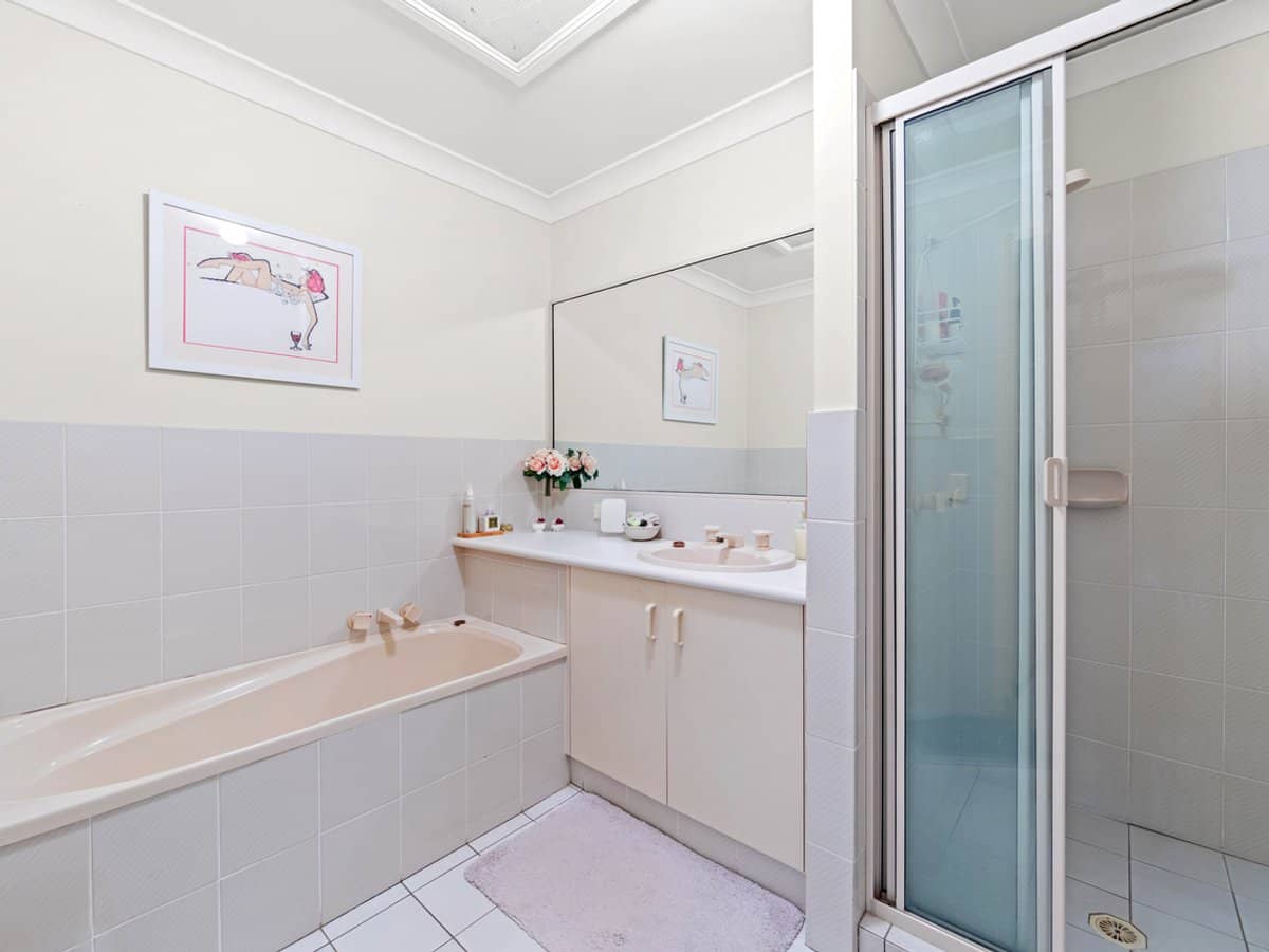 8-14 Saint Ives Drive, ROBINA - Thumbnail 7