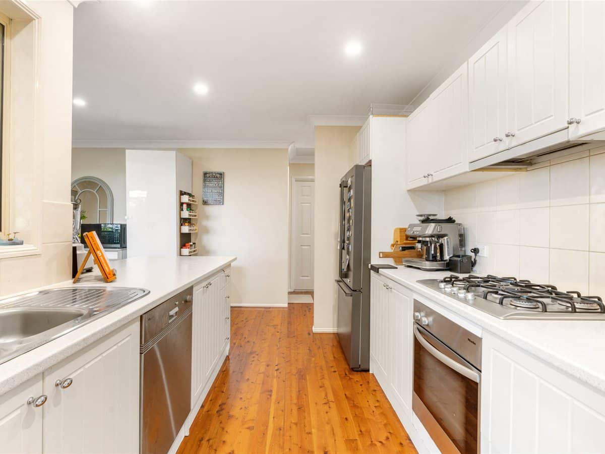 13 Tooraneedin Road, COOMERA WATERS - Thumbnail 21