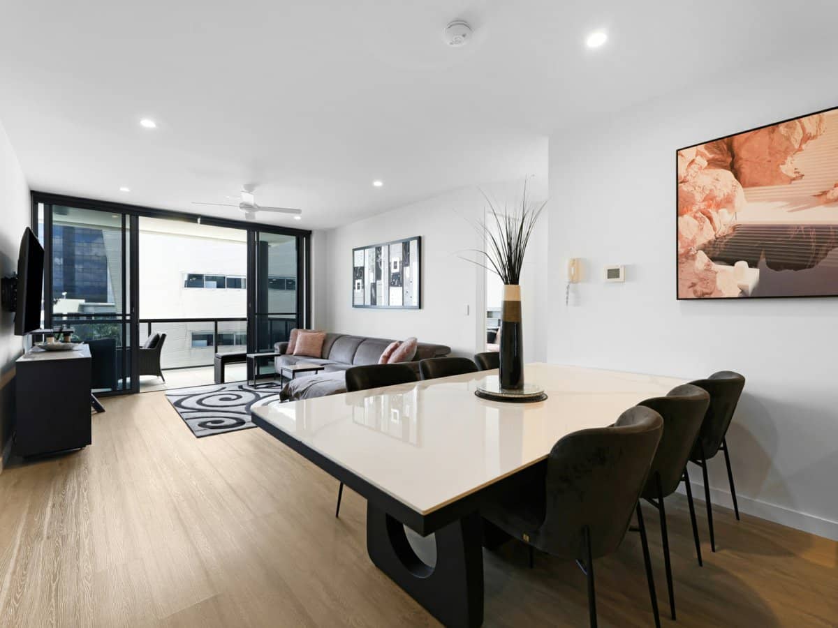 1 Waterfront Place, ROBINA - Thumbnail 1