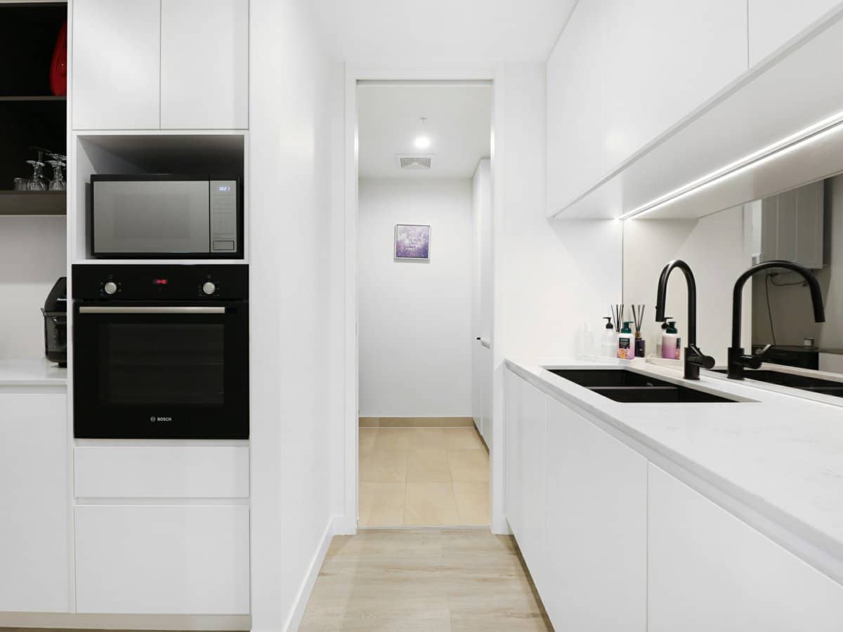 1 Waterfront Place, ROBINA - Thumbnail 5