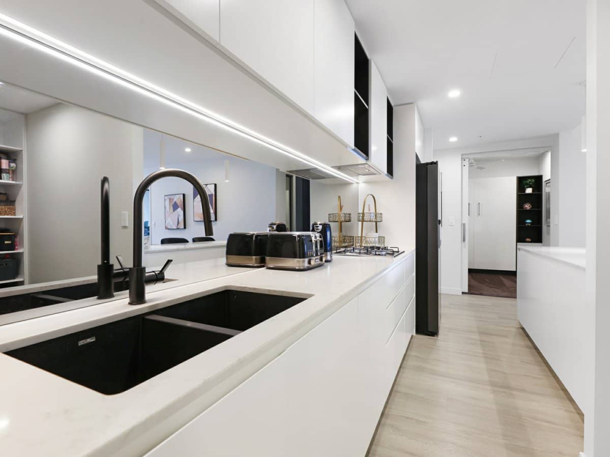 1 Waterfront Place, ROBINA - Thumbnail 6