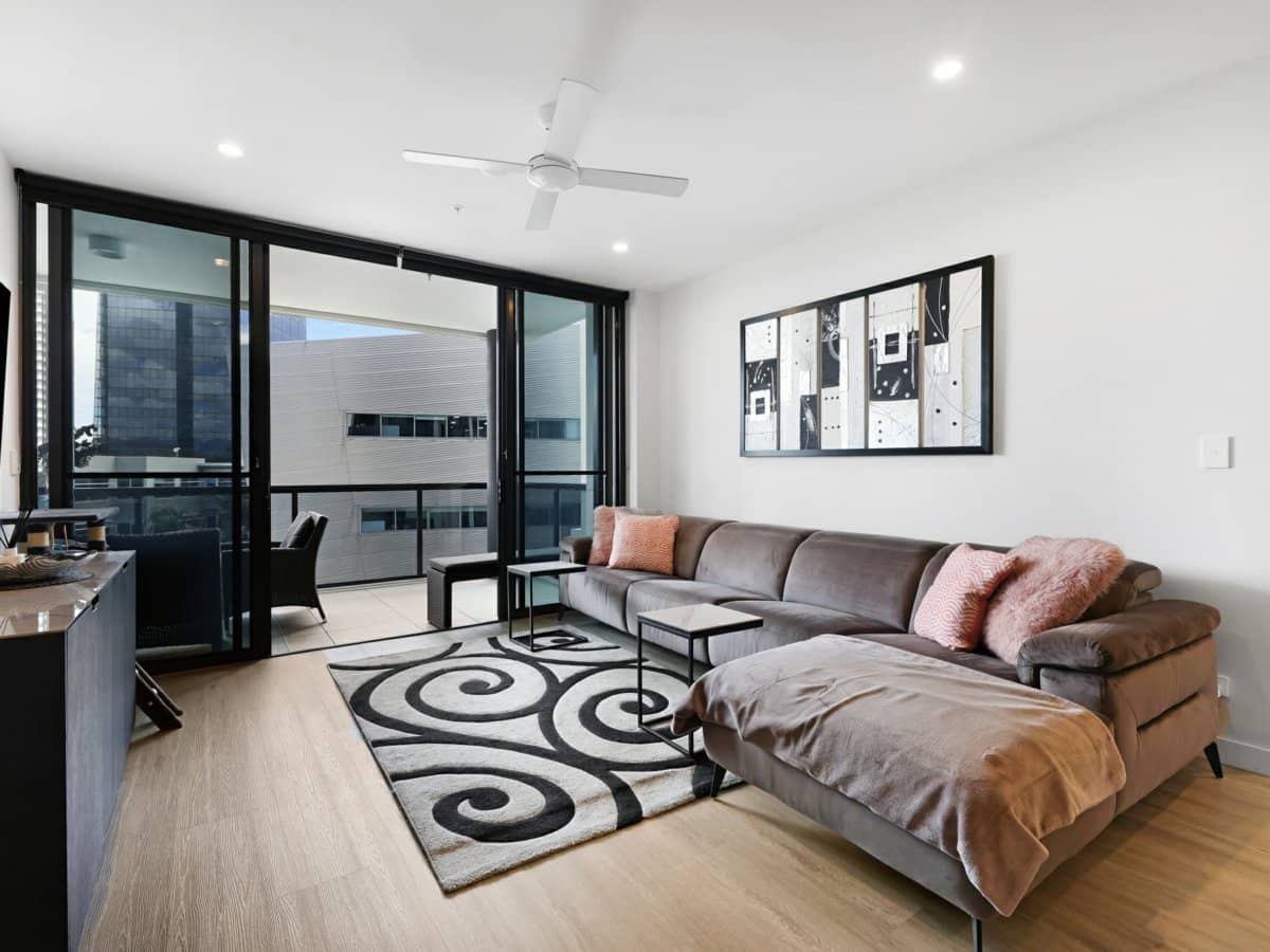 1 Waterfront Place, ROBINA - Thumbnail 8